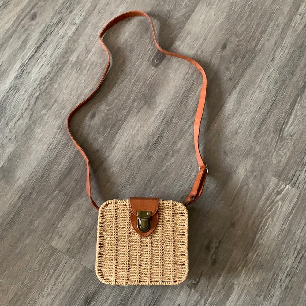 🥂☀️Must have summer crossbody!!! 📣🤩